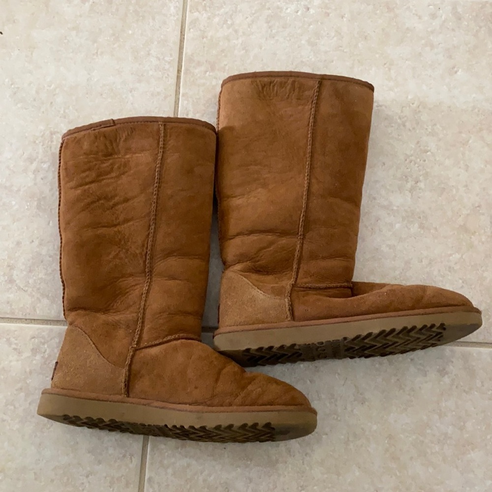 Classic tall Ugg boots